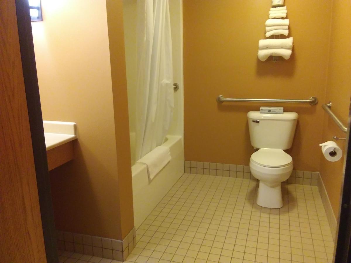 Prairie Inn & Suites Holmen Extérieur photo