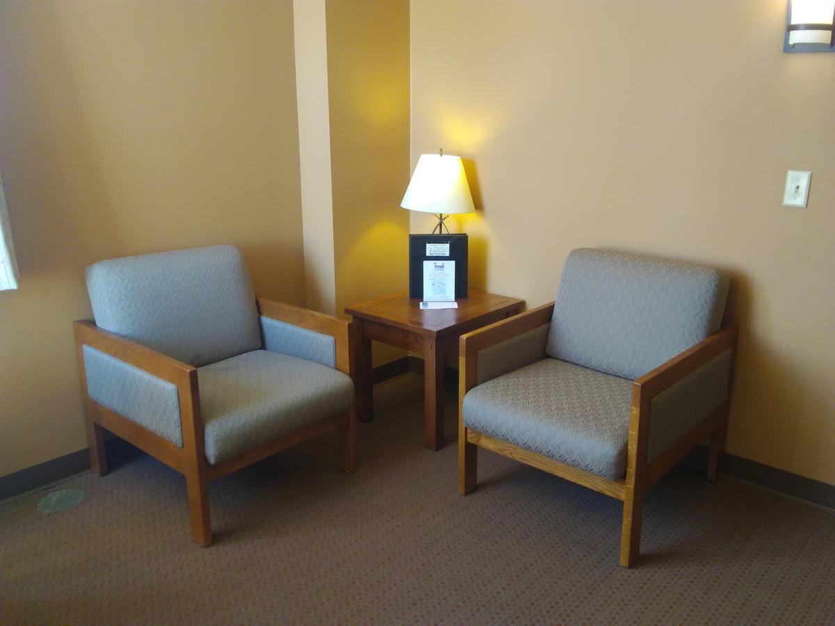 Prairie Inn & Suites Holmen Extérieur photo